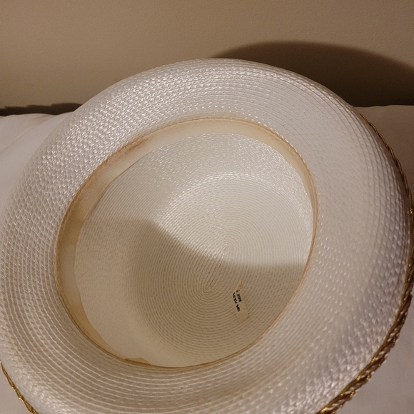 Unbranded Beautiful Ladies white Spring Dress Hat. - Picture 4 of 5